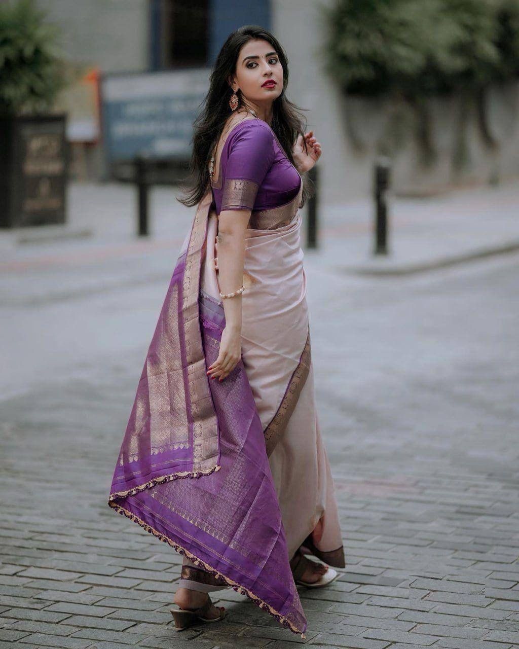 Marvellous Baby PInk Soft Banarasi Silk Saree With Unique Blouse Piece
