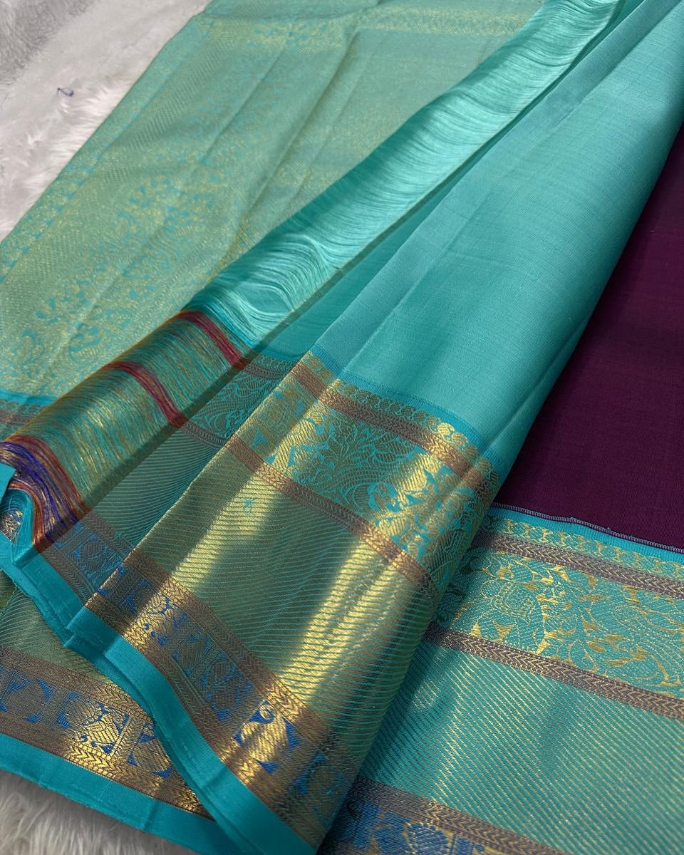 Gorgeous Purple Soft Silk Saree With Beautiful Blouse Piece