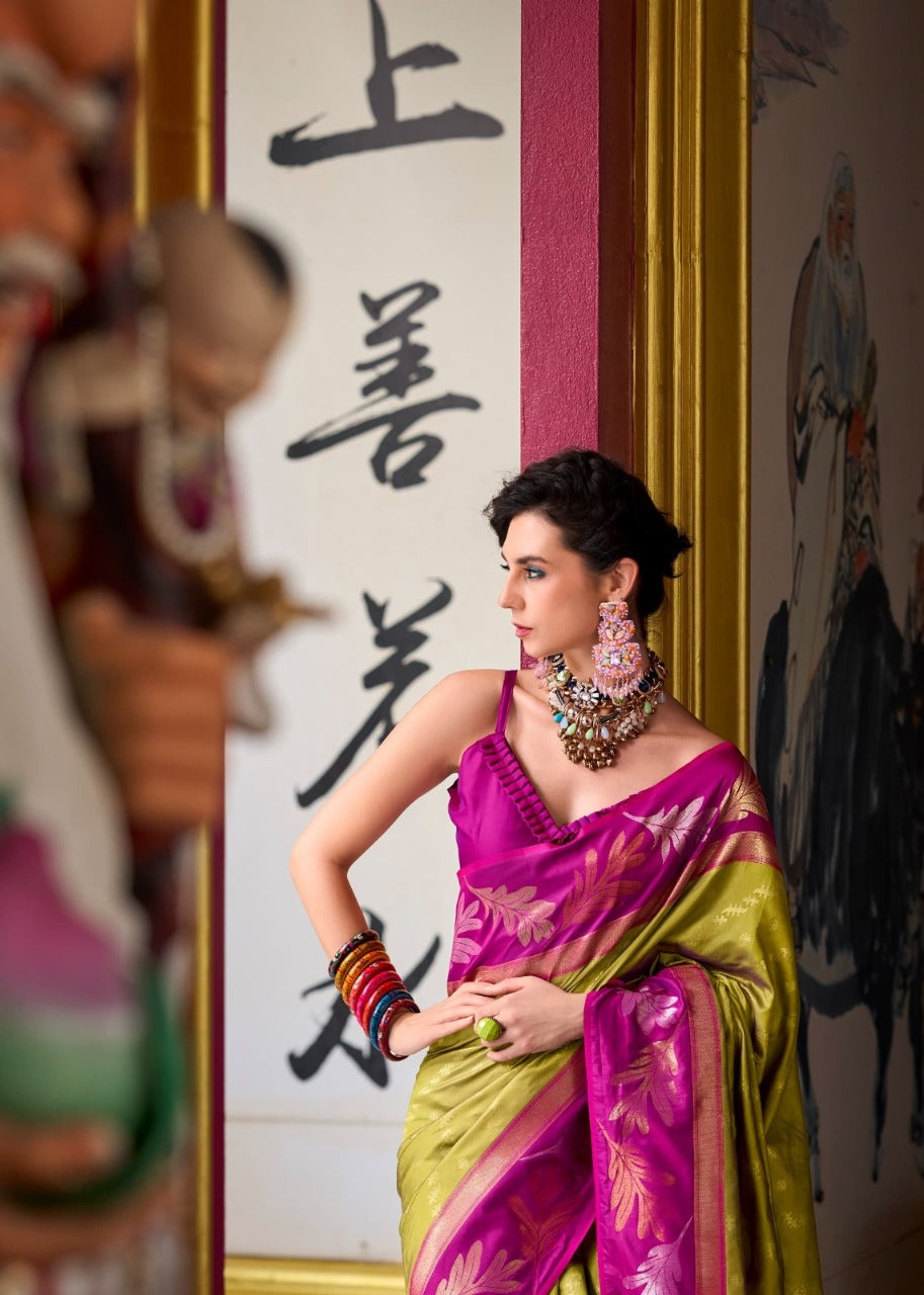 Splendorous Mehandi Soft Banarasi Silk Saree With Luxuriant Blouse Piece