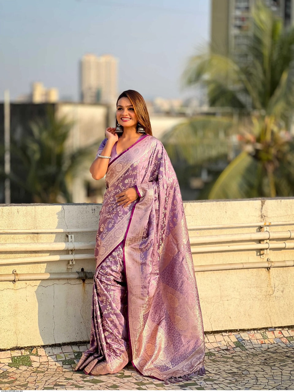 Resonant Lavender Soft Silk Saree With Sonorous Blouse Piece