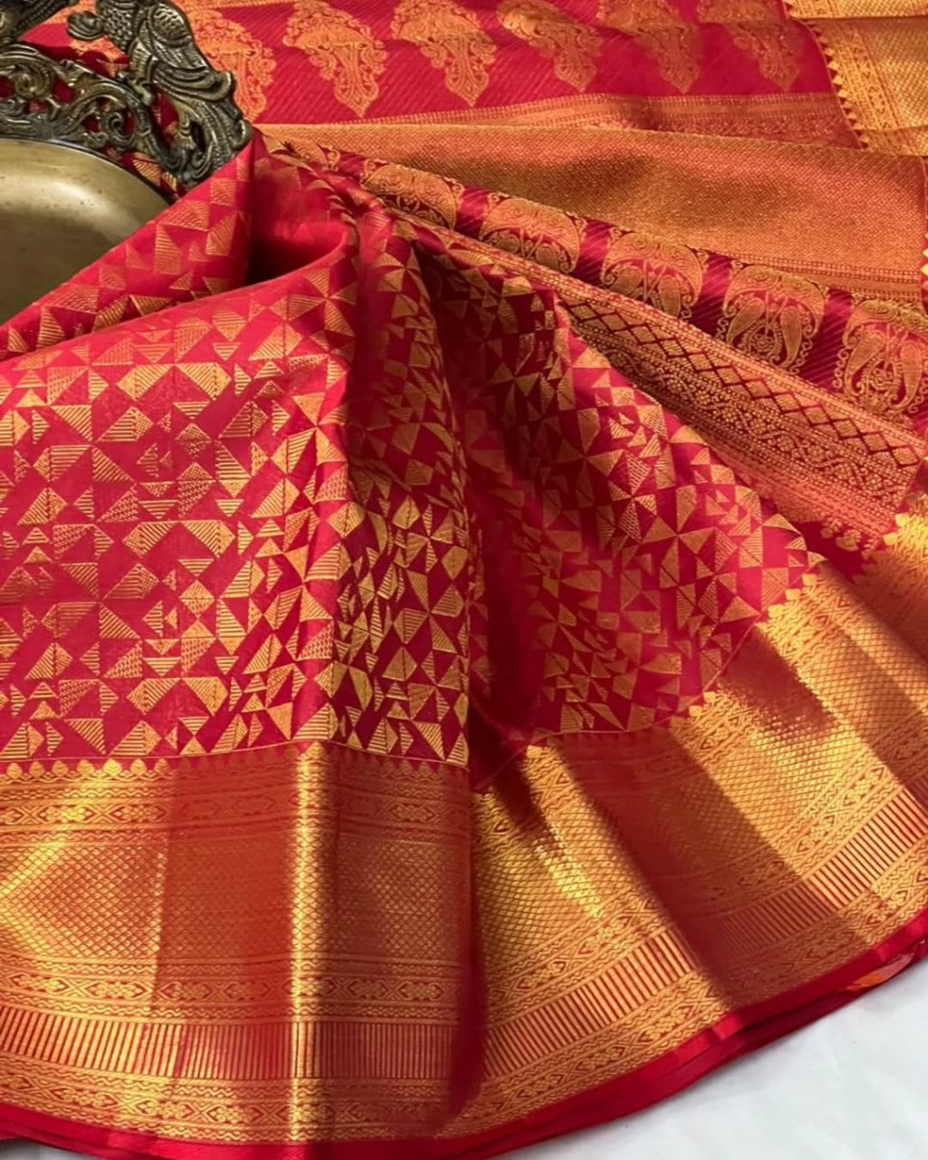 Splendorous Red Soft Banarasi Silk Saree With Opulent Blouse Piece