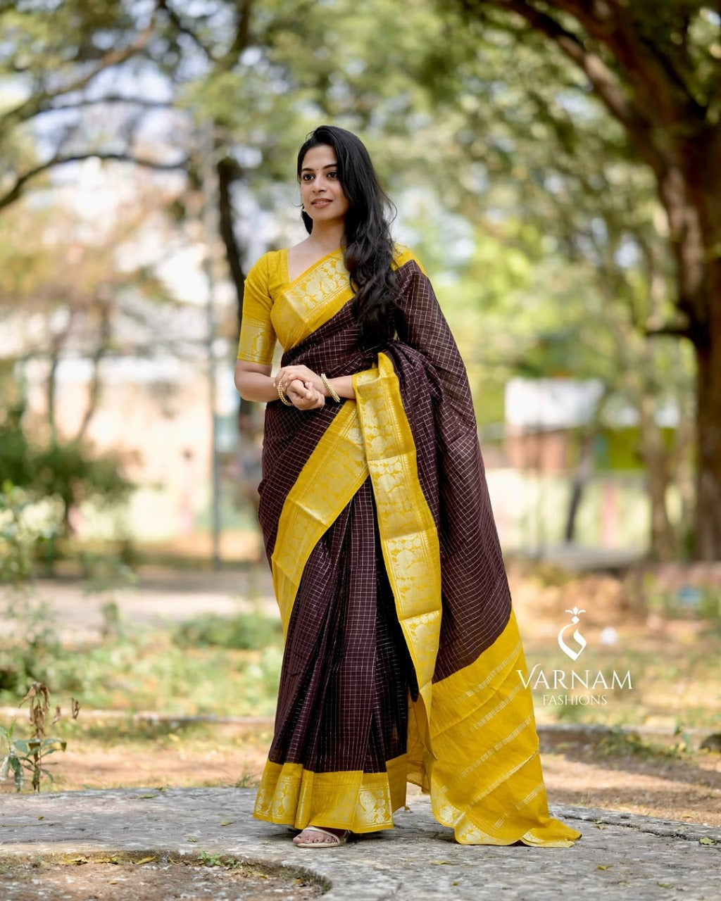 Evanescent Brown Soft Silk Saree With Prominent Blouse Piece