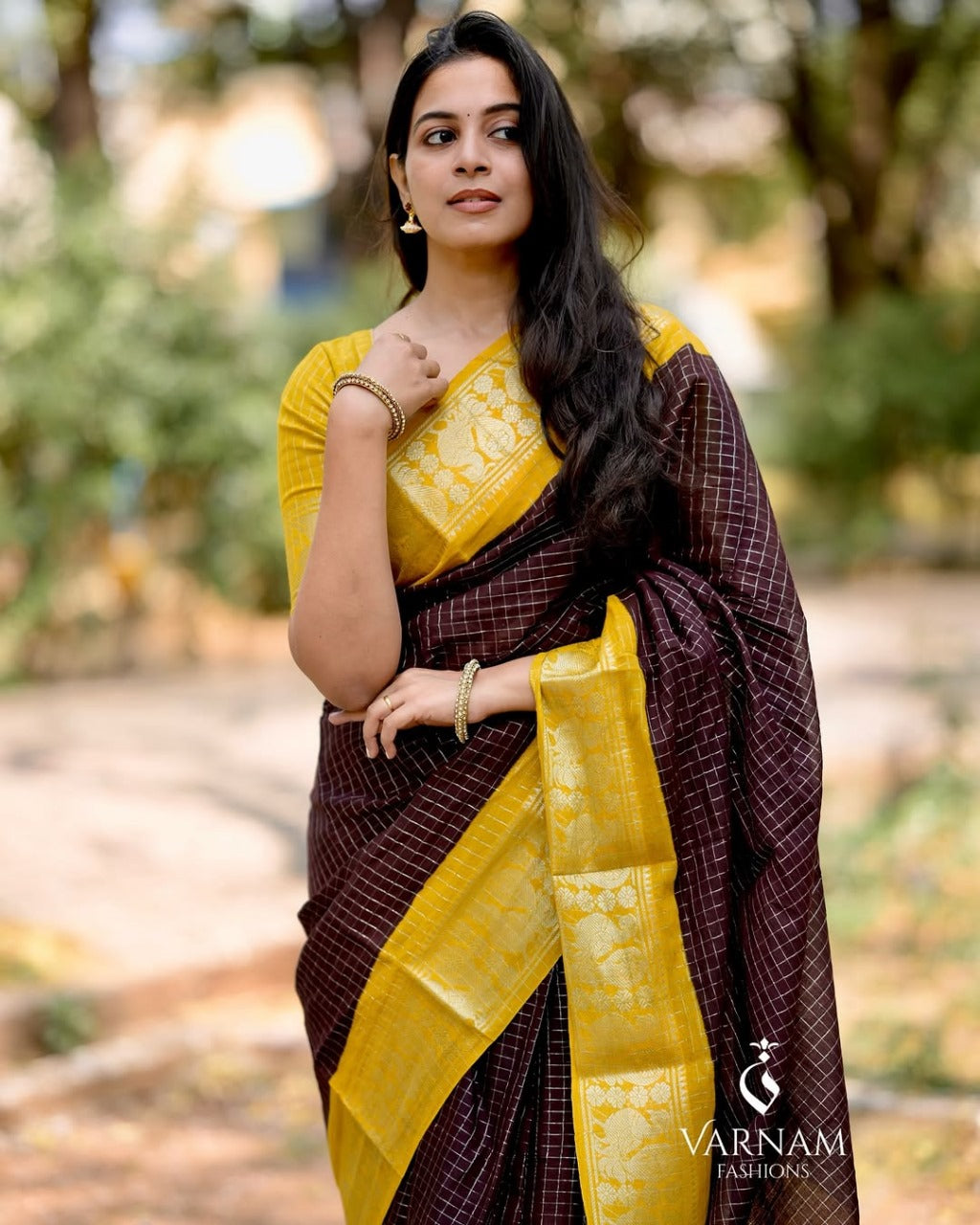 Evanescent Brown Soft Silk Saree With Prominent Blouse Piece