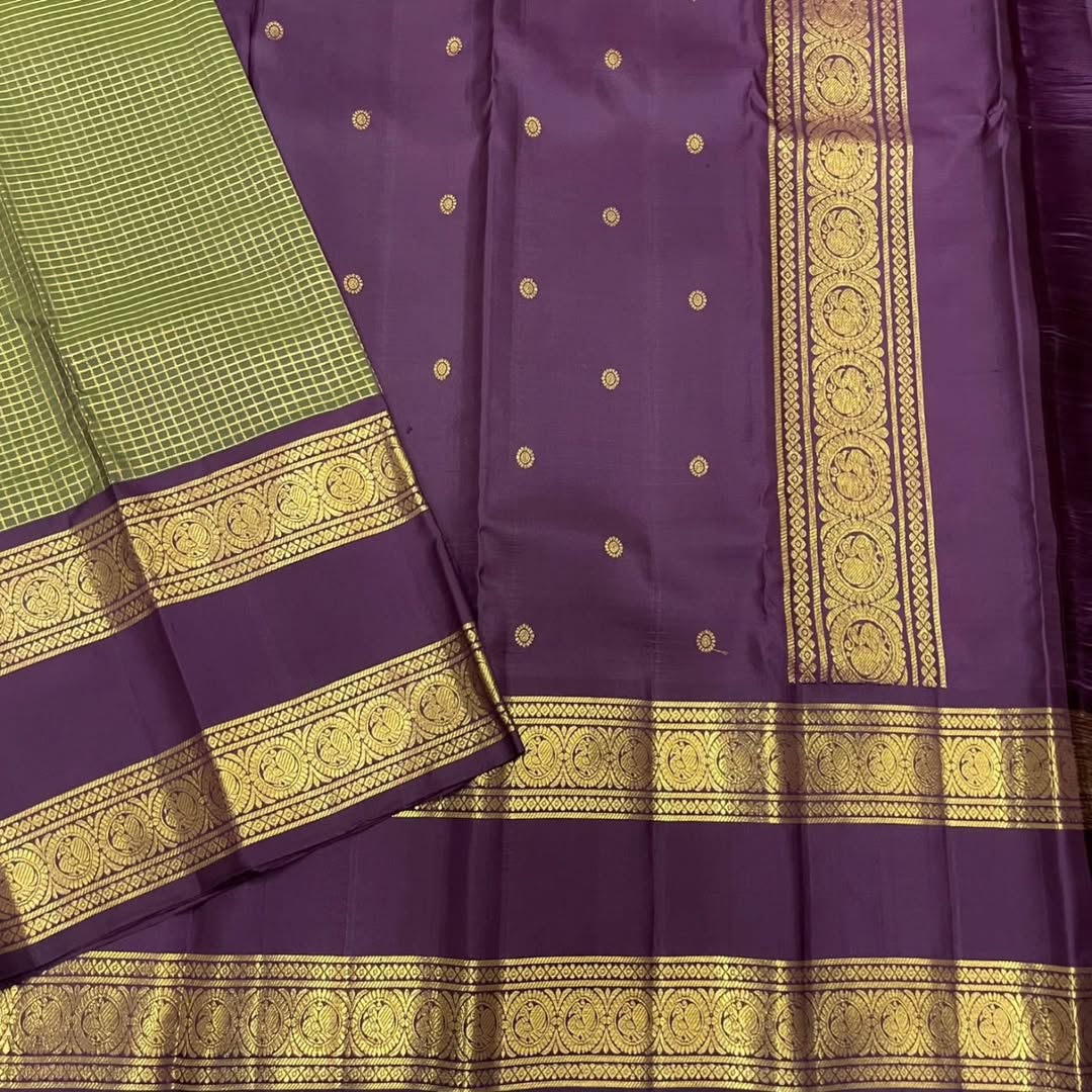 Evocative Green Soft Silk Saree With Gratifying Blouse Piece