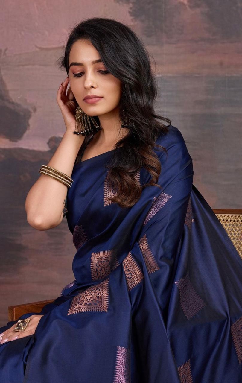 Beaytiful Navy Blue Soft Silk Saree With Innovative Blouse Piece