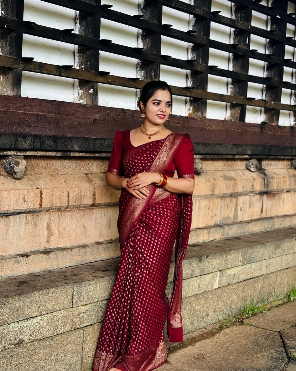 Twirling Maroon Soft Banarasi Silk Saree With Surpassing Blouse Piece