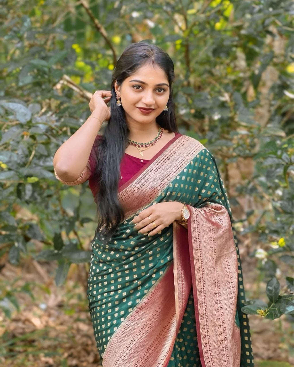 Beleaguer Dark Green Soft Silk Saree With Seraglio Blouse Piece