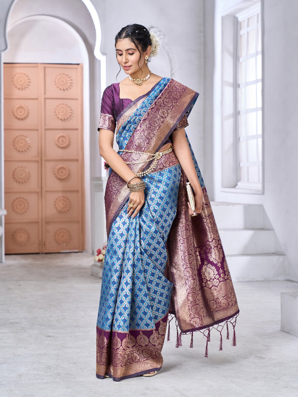 Ineffable Firozi Soft Silk Saree With Smashing Blouse Piece