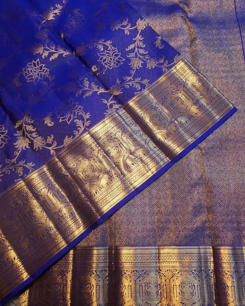 Pretty Royal Blue Soft Banarasi Silk Saree With Glorious Blouse Piece