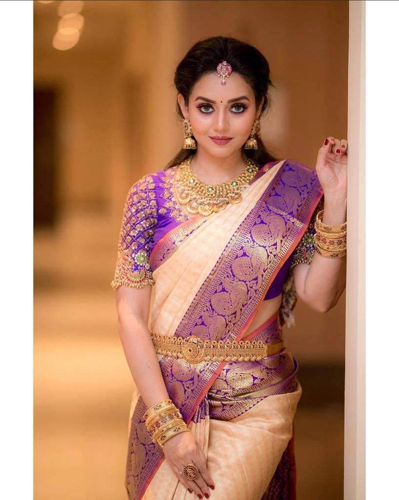 Tempting Peach Soft Silk Saree With Enchanting Blouse Piece
