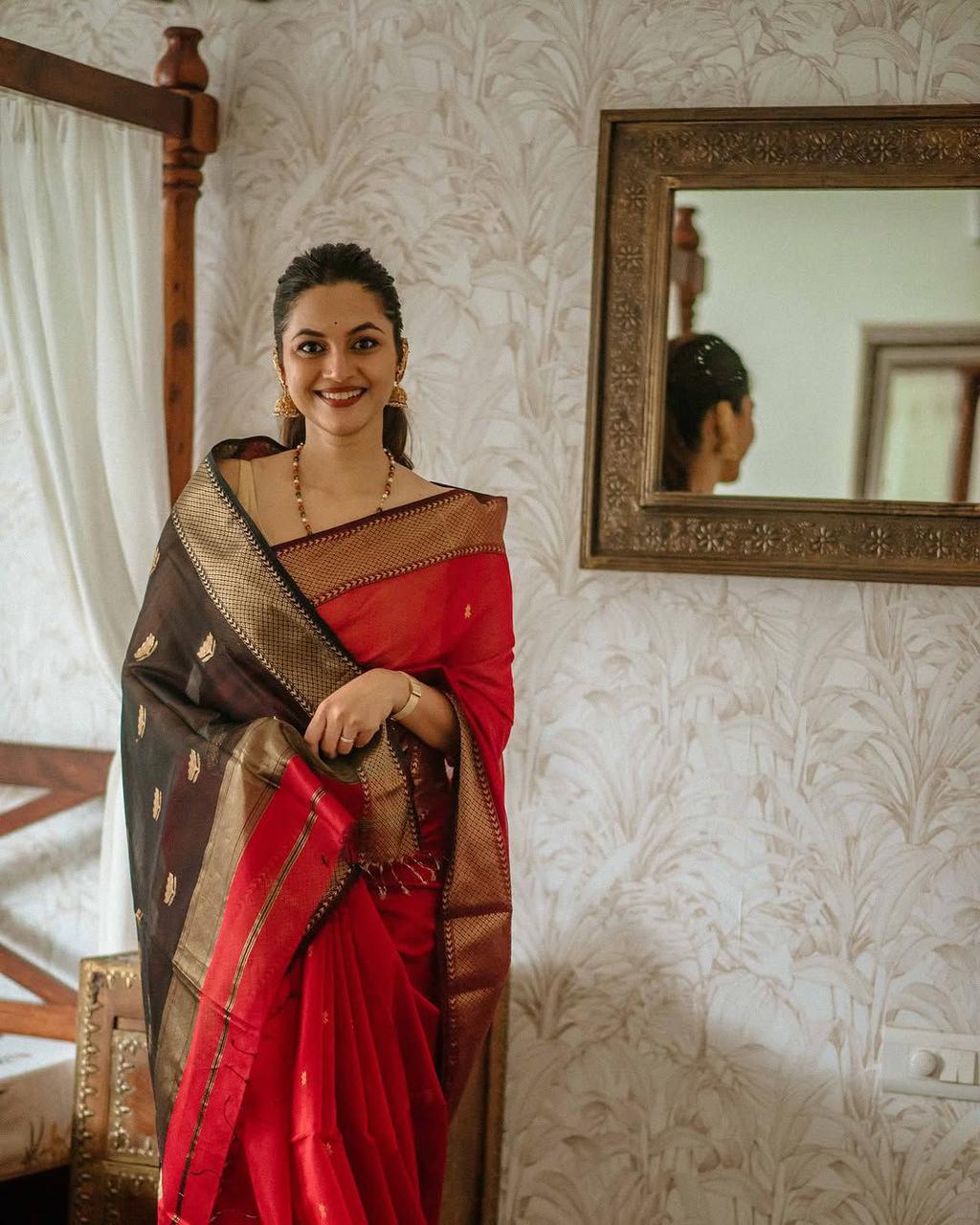 Supernal Red Cotton Silk Saree With Beleaguer Blouse Piece