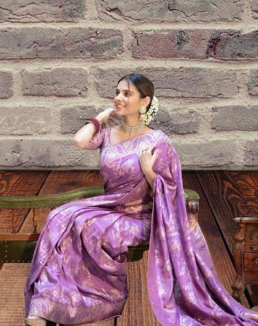 Ratatouille Lavender Soft Silk Saree With Super extravagant Blouse Piece