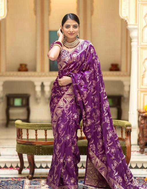 Sonorous Purple Soft Silk Saree With Effulgent Blouse Piece
