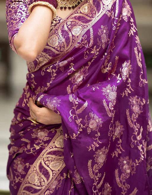 Sonorous Purple Soft Silk Saree With Effulgent Blouse Piece