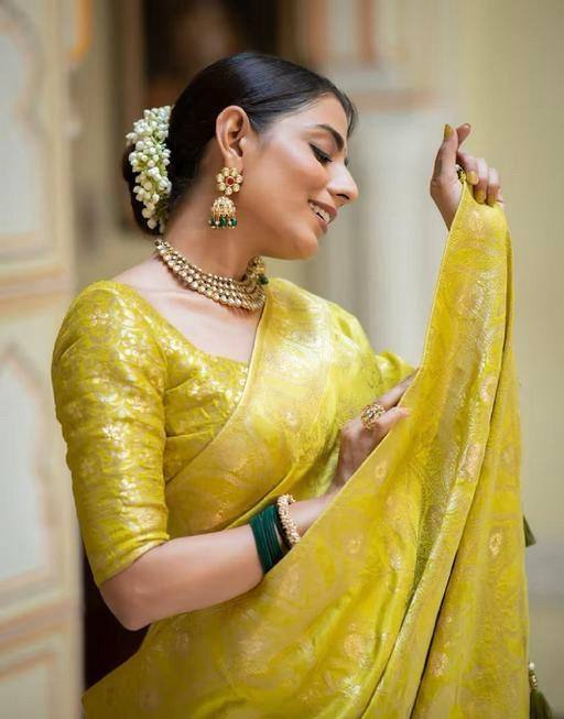Amiable Yellow Soft Silk Saree With Allure Blouse Piece