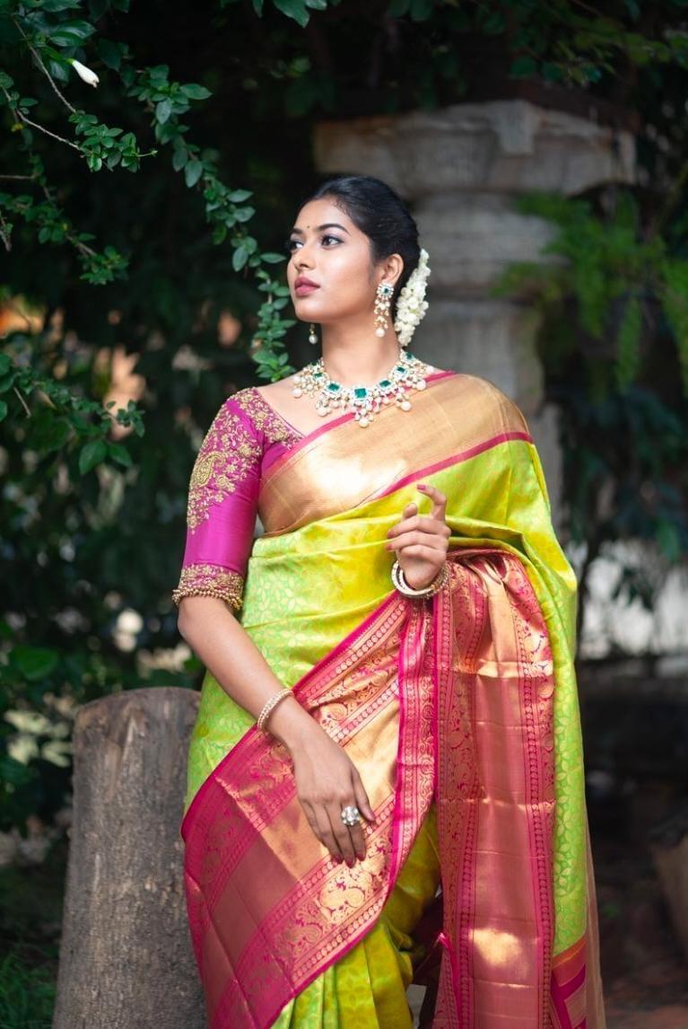 Evocative Parrot Soft Banarasi Silk Saree With Mellifluous Blouse Piece