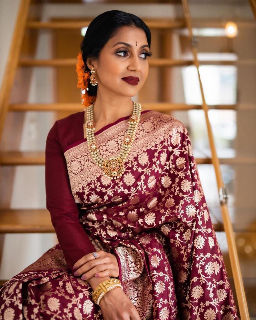 Fancifull Maroon Soft Banarasi Silk Saree With Gossamer Blouse Piece