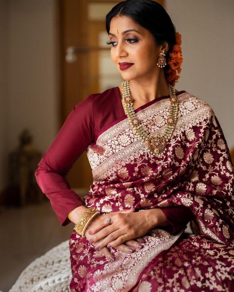 Fancifull Maroon Soft Banarasi Silk Saree With Gossamer Blouse Piece