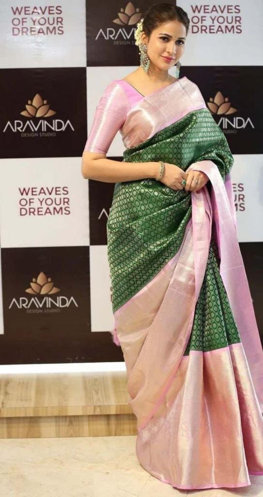 Staring Green Soft Banarasi Silk Saree With Charming Blouse Piece