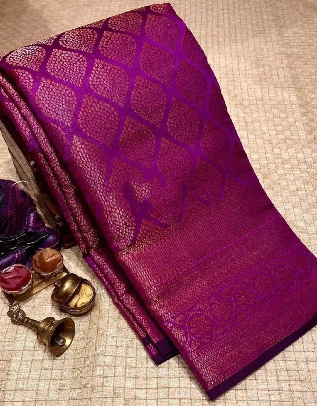 Luxuriant Purple Soft Silk Saree With Supernal Blouse Piece