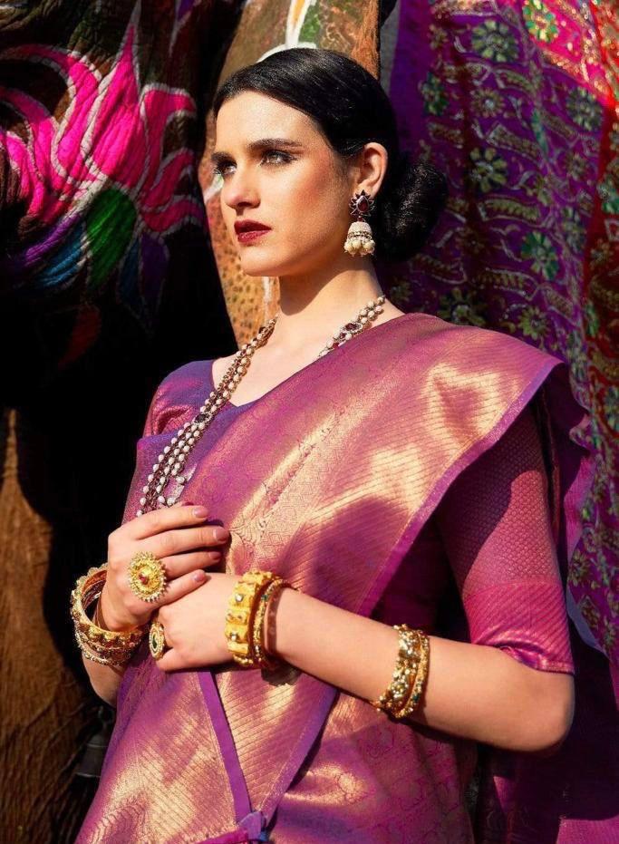 Tempting Purple Soft Banarasi Silk Saree With Snappy Blouse Piece