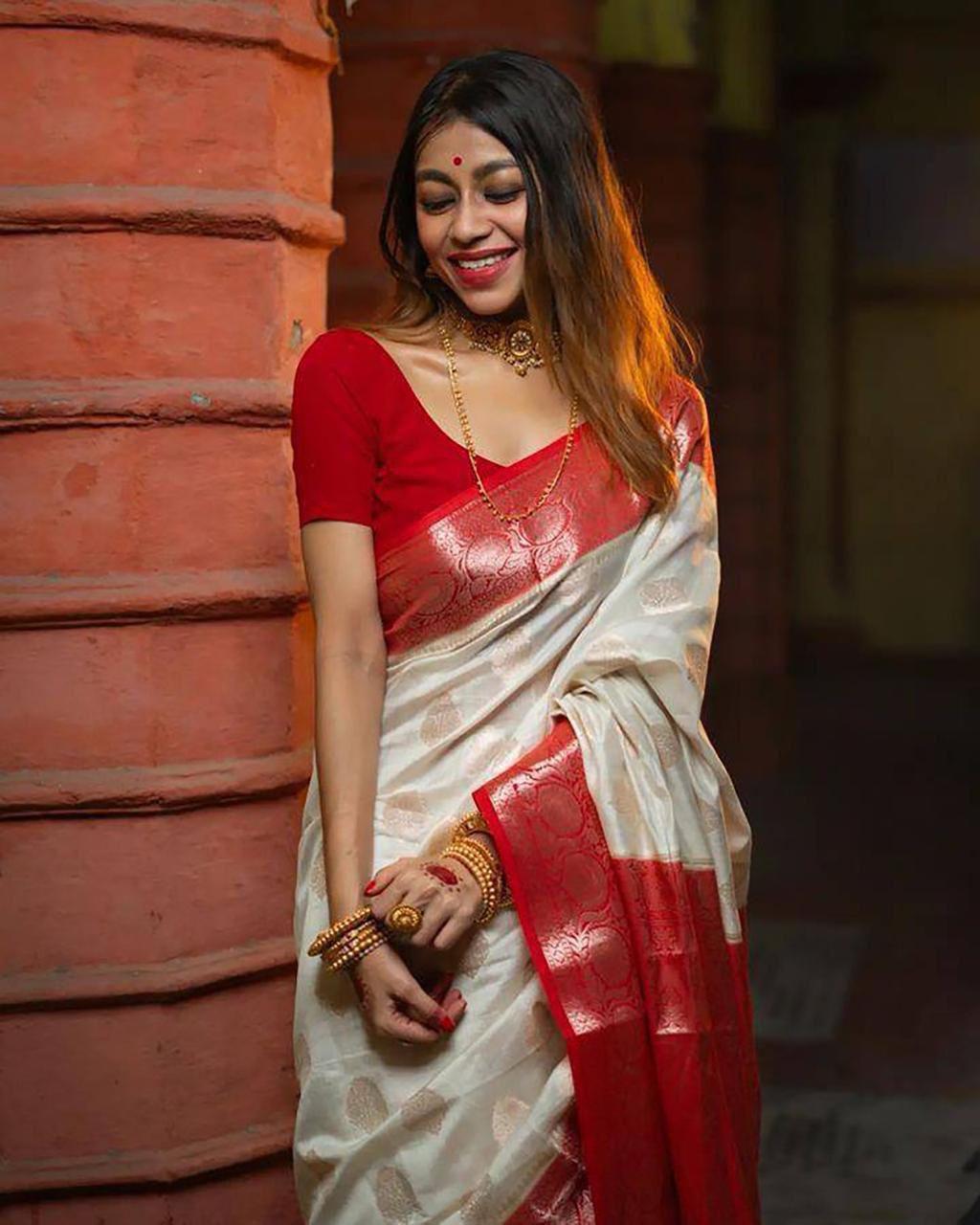 Outstanding Off White Soft Silk Saree With Twirling Blouse Piece
