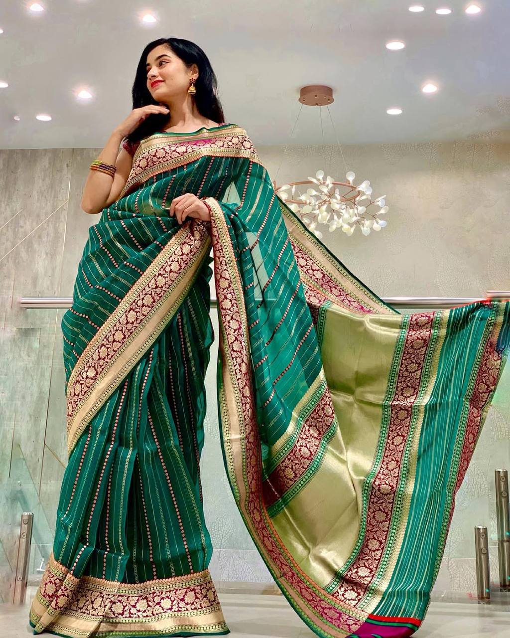 Magnificat Rama Soft Silk Saree With Gratifying Blouse Piece