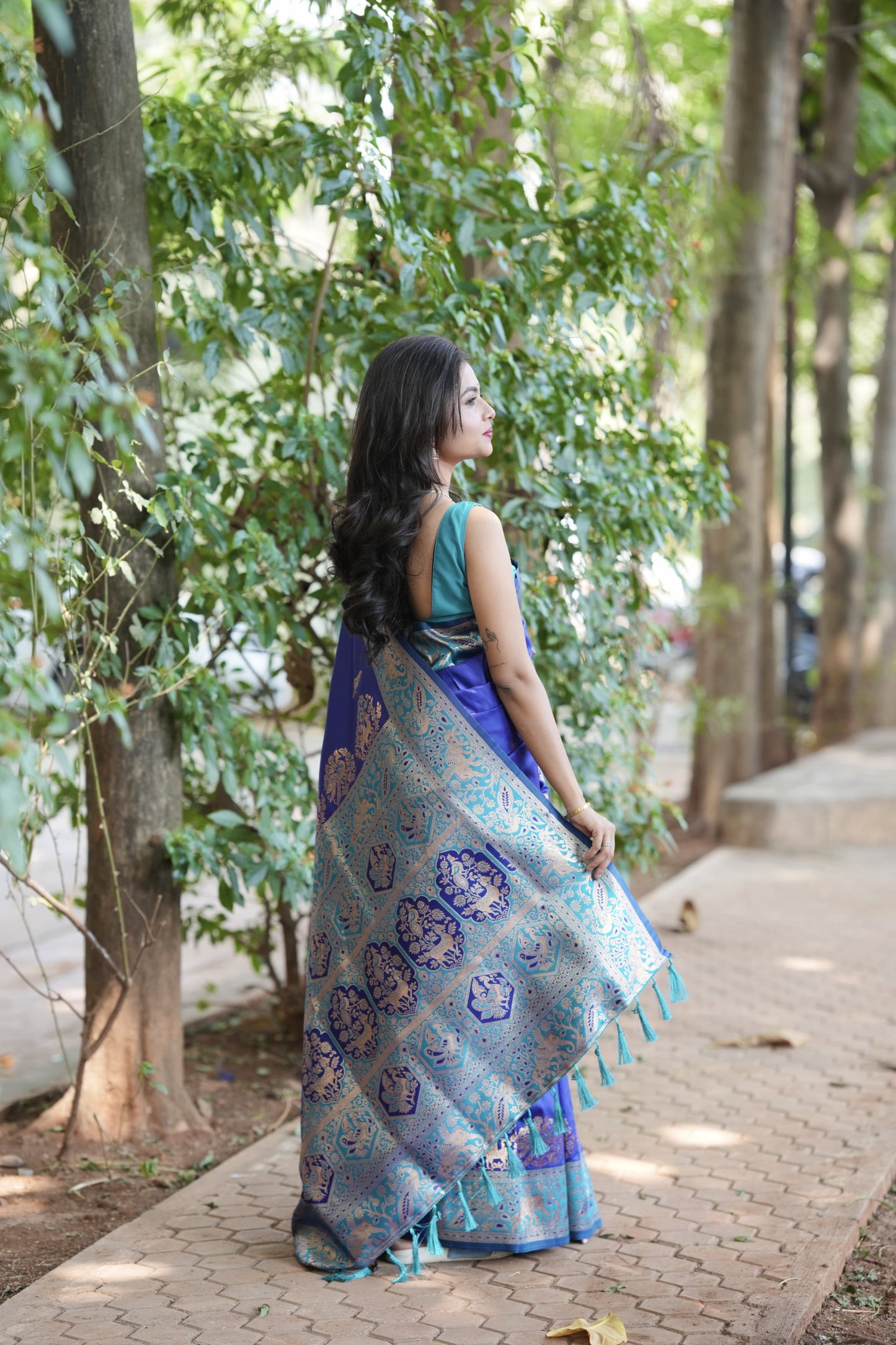 Outstanding Royal Blue Soft Silk Saree With Lassitude Blouse Piece