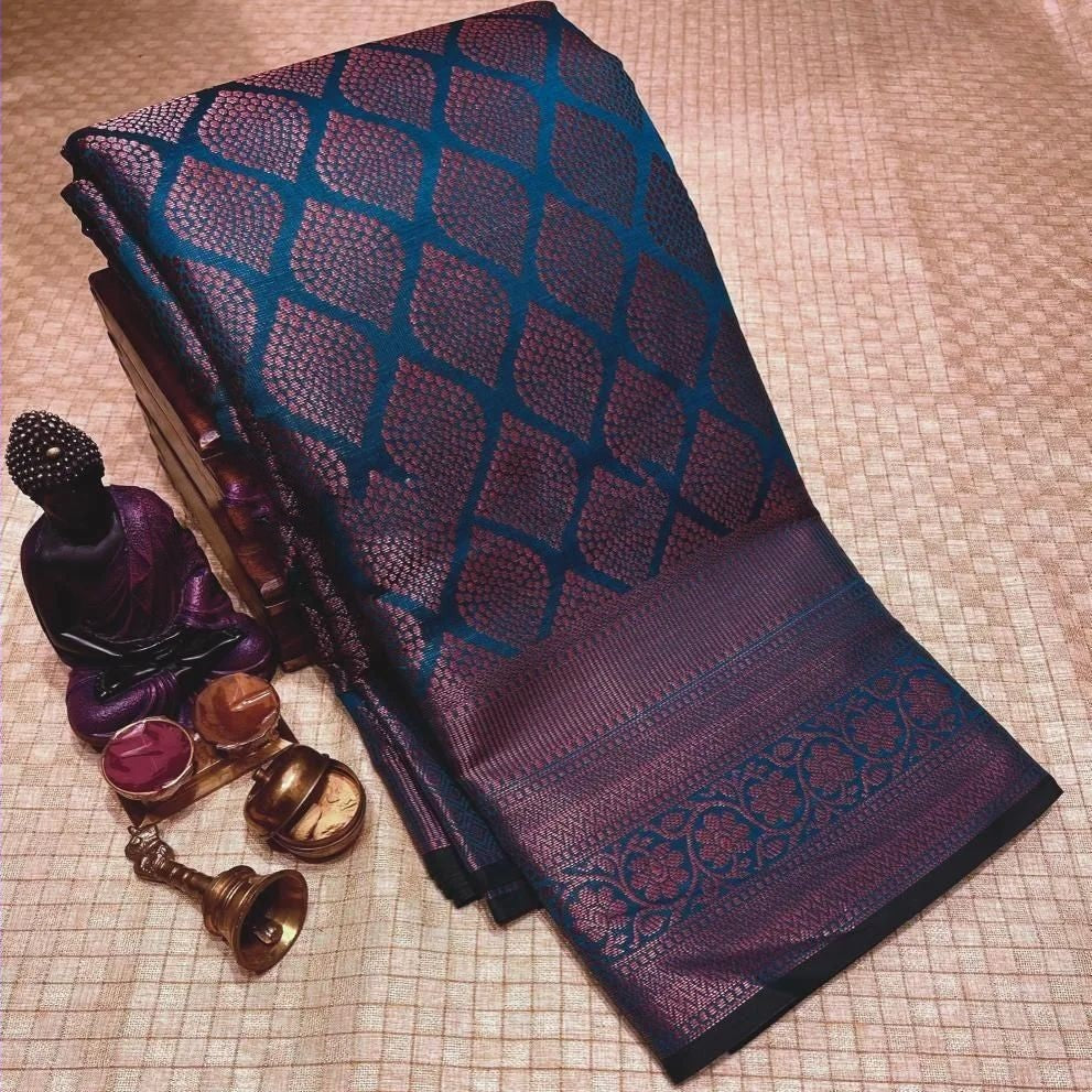 Transcendent Navy Blue Soft Banarasi Silk Saree With Proficient Blouse Piece