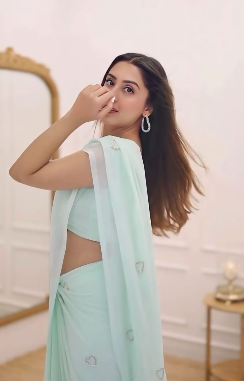 A Glam 1-Minute Ready To Wear Turquoise Georgette Saree