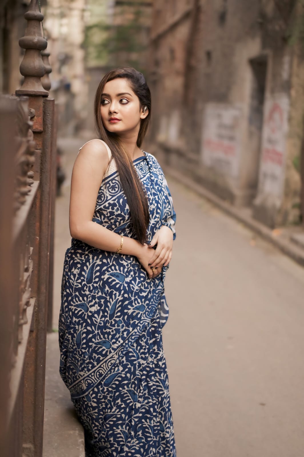 Ephemeral 1-Minute Ready To Wear Blue Cotton Saree