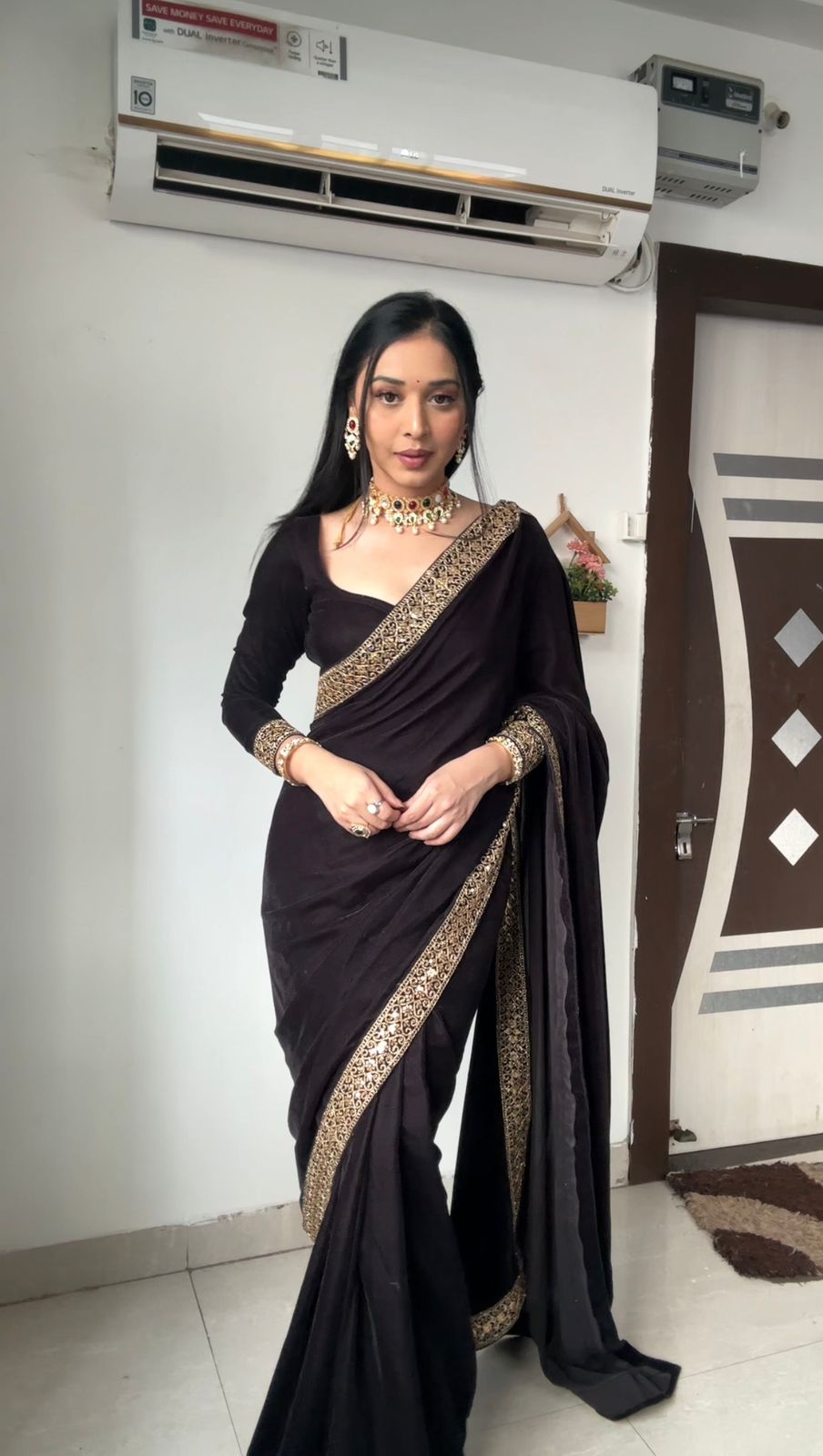 Supernal Black 1 Minute Ready To Wear Velvet Saree With Blouse Piece