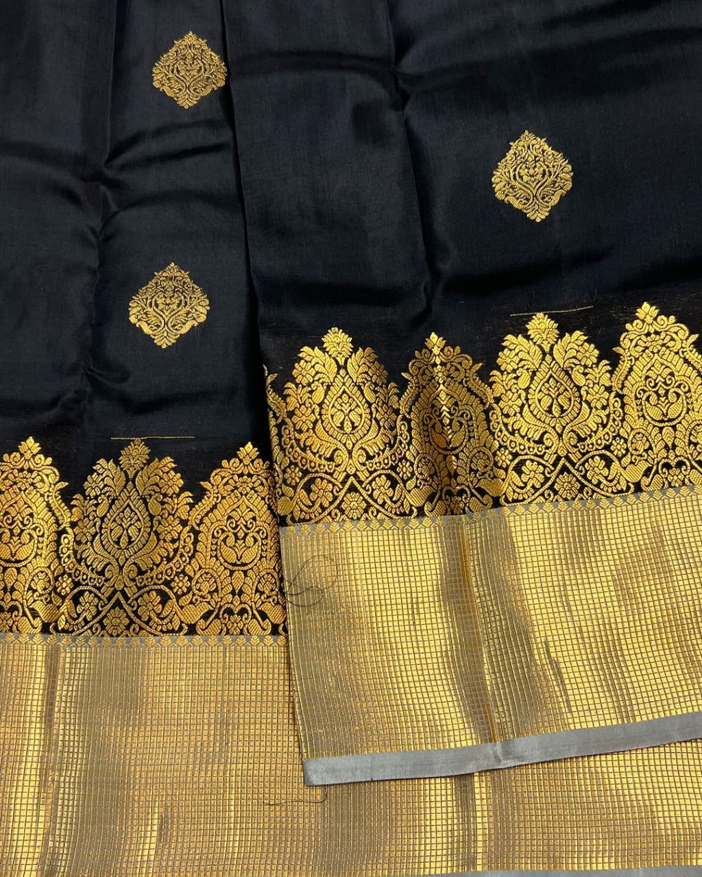 Designer Black Soft Banarasi Silk Saree With Forbearance Blouse Piece