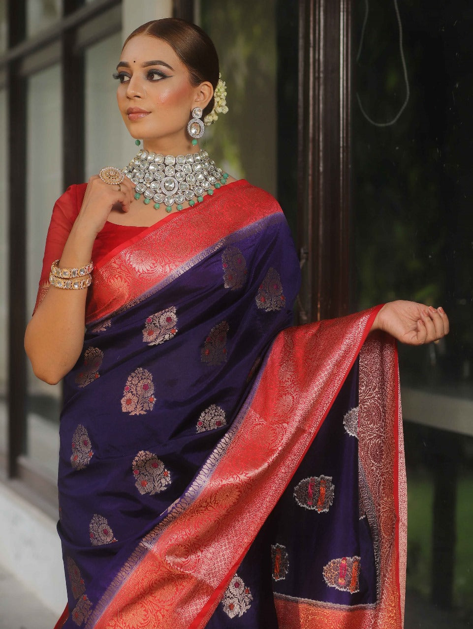Demure Navy Blue Soft Silk Saree With Confounding Blouse Piece