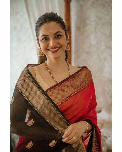 Stunning Red Cotton Silk Saree With Elegant Blouse Piece