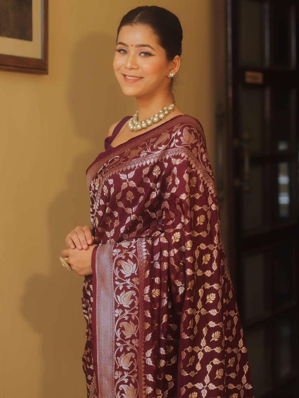Staggering Maroon Banarasi Silk Saree With Smashing Blouse Piece