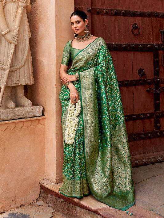 Effervescent Green Soft Banarasi Silk Saree With Elision Blouse Piece