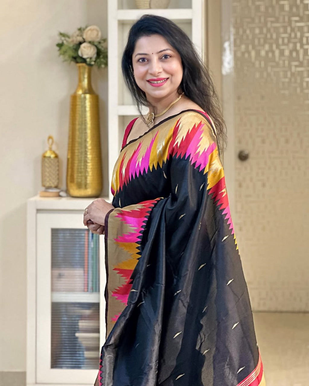 Snappy Black Soft Silk Saree With Fragrant Blouse Piece