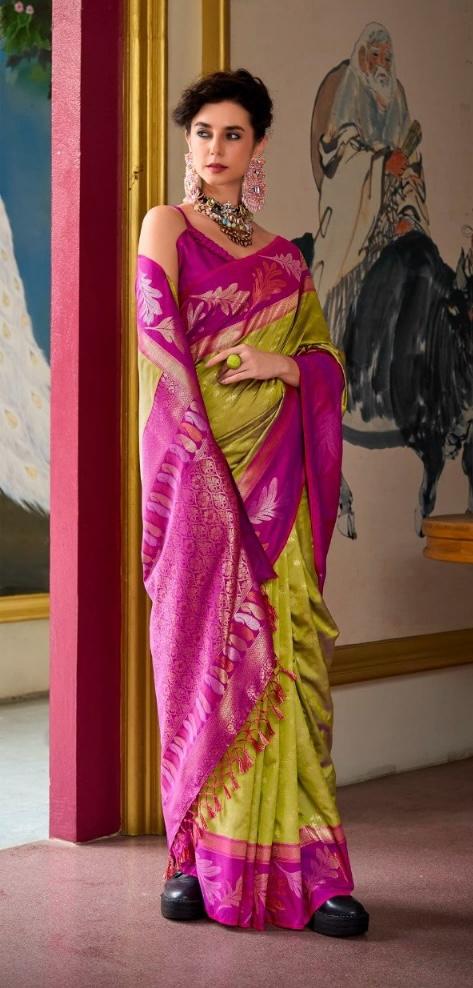 Splendorous Mehandi Soft Banarasi Silk Saree With Luxuriant Blouse Piece