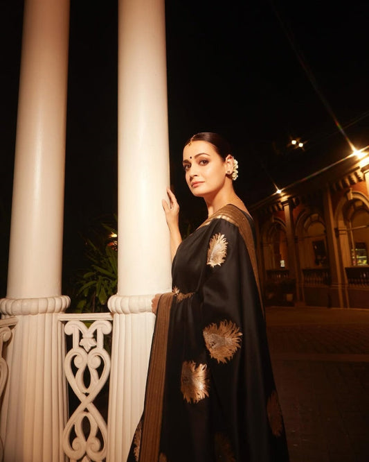 Surreptitious Black Soft Silk Saree With Stylish Blouse Piece