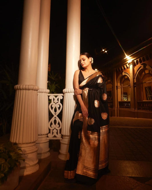 Surreptitious Black Soft Silk Saree With Stylish Blouse Piece