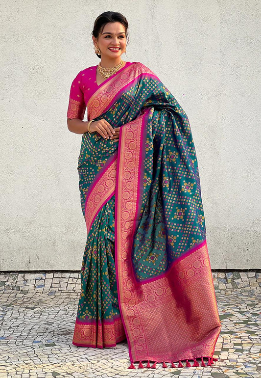 Fantabulous Dark Green Soft Silk Saree With Transcendent Blouse Piece