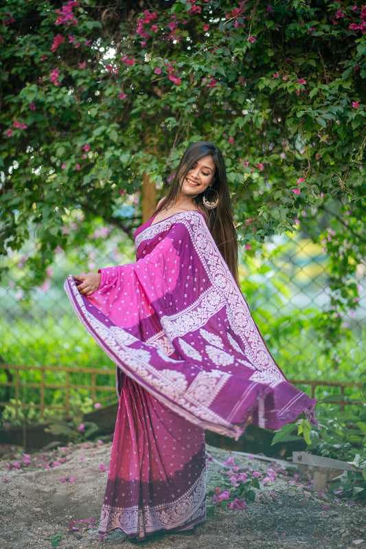 Desirable Pink Dola Silk Saree With Prettiest Blouse Piece