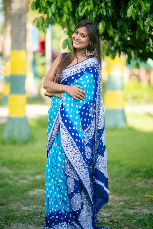 Desirable Firozi Dola Silk Saree With Prettiest Blouse Piece