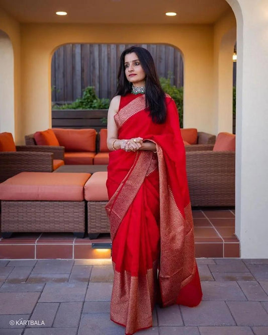 Sonorous Red Soft Silk Saree With Confounding Blouse Piece