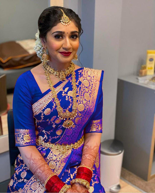 Inspiring Blue Soft Silk Saree With Entrancing Blouse Piece