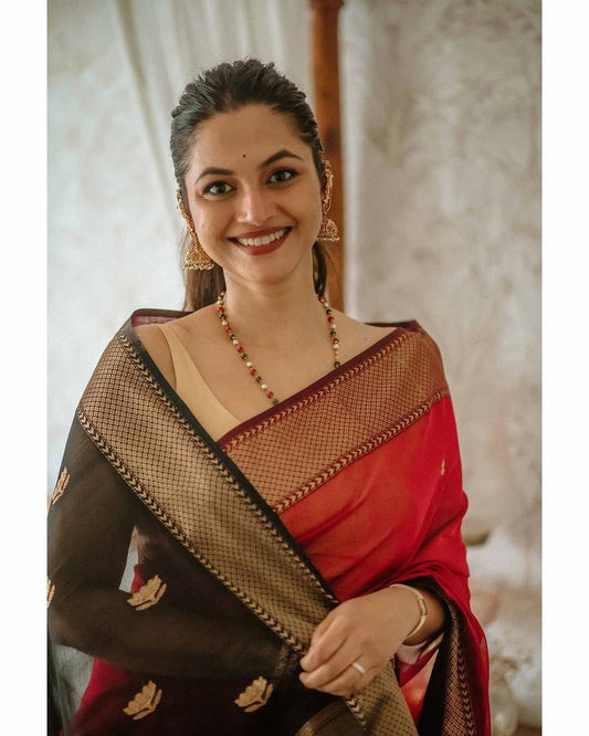 Supernal Red Cotton Silk Saree With Beleaguer Blouse Piece