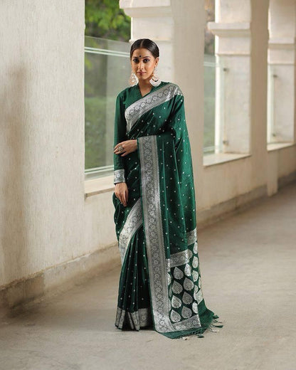 Arresting Green Soft Silk Saree With Groovy Blouse Piece