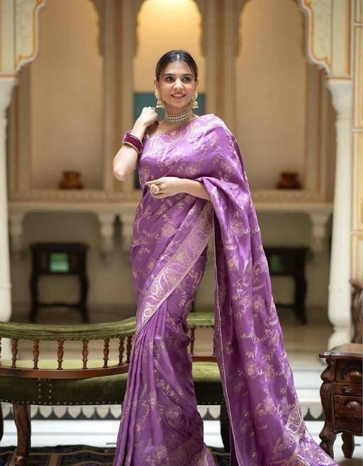 Ratatouille Lavender Soft Silk Saree With Super extravagant Blouse Piece
