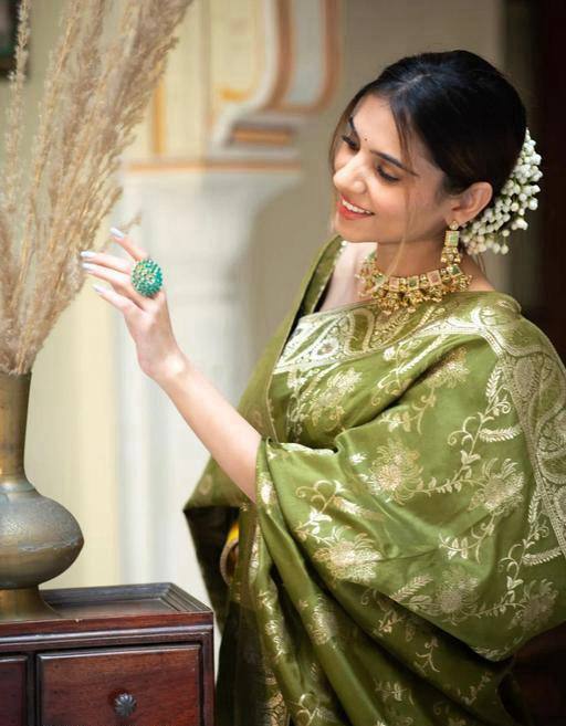 Appealing Mehndi Soft Silk Saree With Gorgeous Blouse Piece